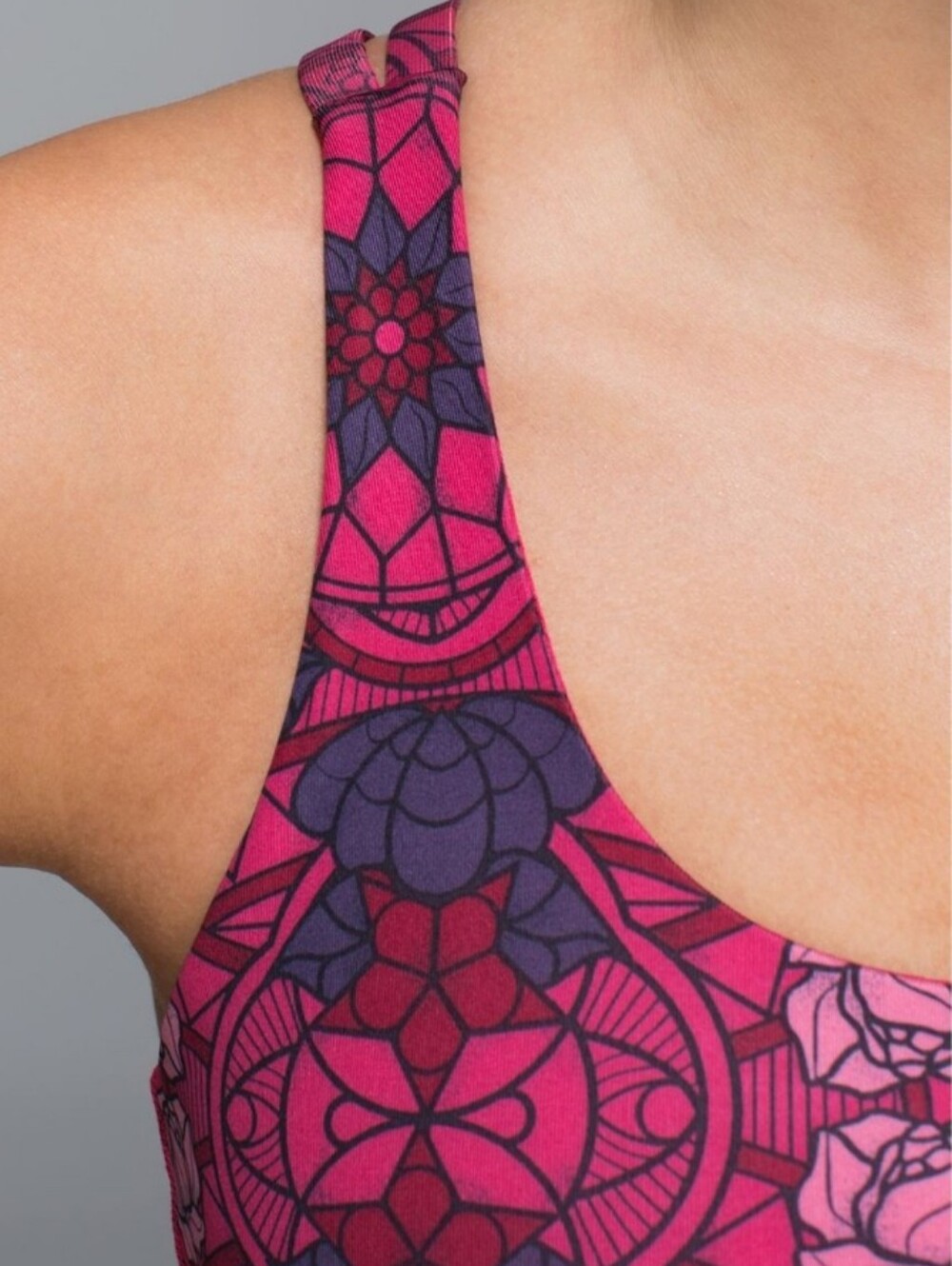 RARE ​EUC Lululemon Energy Bra In Prisma Multi Guava Lava Print 🌹❤️